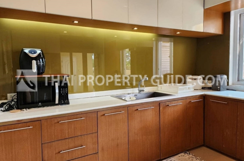 House with Private Pool in Bangnatrad 